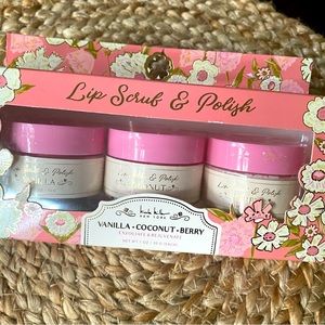 ~~Nicole Miller Lip Scrub~~🩷